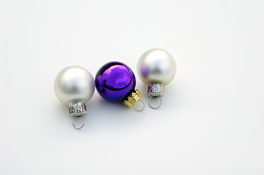 b2bcards corporate christmas eacrd ref:b2b-ecards-baubles-purple-silver-807.jpg, Baubles, Purple,Silver