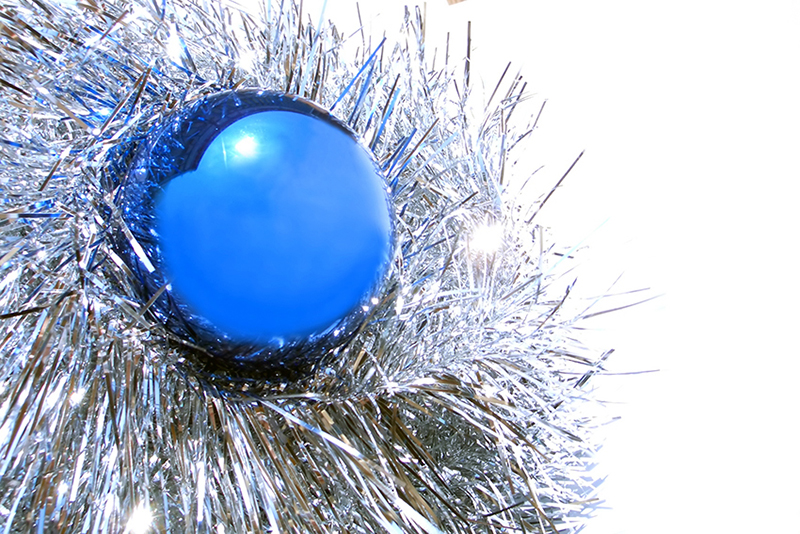 b2bcards corporate christmas eacrd ref:b2b-ecards-baubles-tinsel-blue-silver-336.jpg, Baubles,Tinsel, Blue,Silver