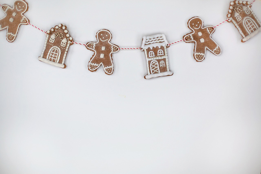 b2bcards corporate christmas eacrd ref:b2b23-xmas5.jpg, Gingerbread, White,Brown,Cream