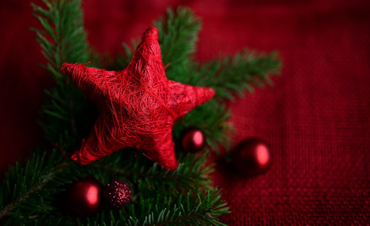 b2bcards corporate christmas eacrd ref:red-star.jpg, Star,Christmas,Decoration, Red,Green